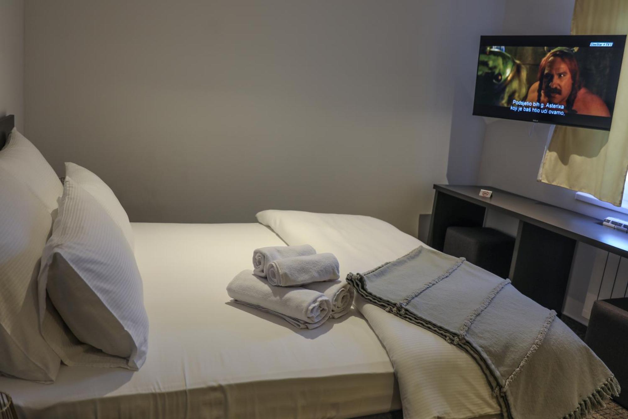 Studio Apartments Visit Point 塞拉耶佛 外观 照片